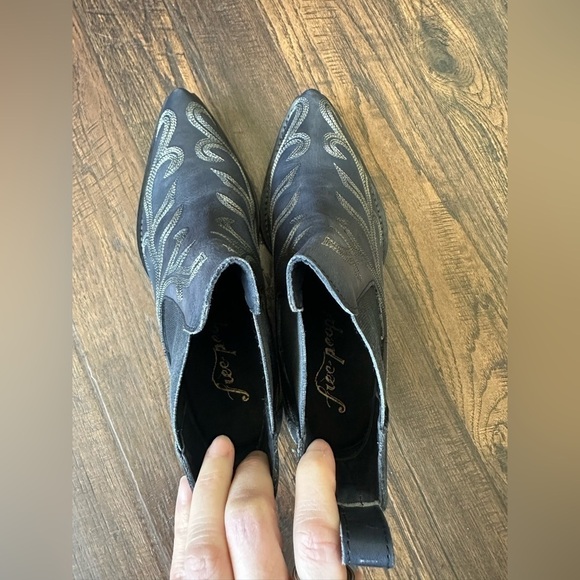 Free People | Boots Wayward Black Embroidered Western Booties - Picture 13 of 14
